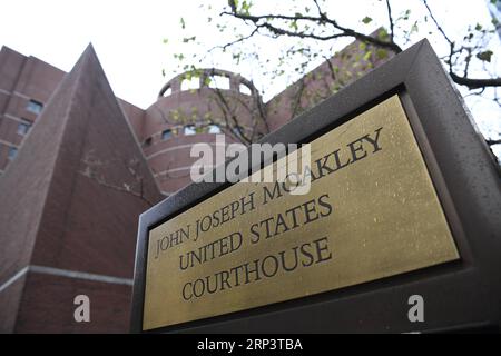 (181016) -- BOSTON, 16 octobre 2018 -- une photo prise le 15 octobre 2018 montre un guide du palais de justice John Joseph Moakley United States à Boston, Massachusetts, États-Unis. Un procès accusant l'Université Harvard de discrimination à l'égard des candidats américains d'origine asiatique dans les admissions a été jugé lundi devant un tribunal de district des États-Unis à Boston, attirant l'attention nationale alors que l'avenir de l'action positive est également sur le débat. TO GO WITH Spotlight : Trial commence sur des accusations de discrimination raciale contre Harvard dans les admissions. ) (ZHF) ÉTATS-UNIS-BOSTON-UNIVERSITÉ HARVARD-DISCRIMINATION RACIALE-TRIA Banque D'Images