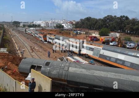 (181016) -- BOUKNADEL, 16 octobre 2018 () -- une photo prise le 16 octobre montre le lieu de l'accident de train à Bouknadel, Maroc. Un train a déraillé mardi dans le nord du Maroc, tuant six passagers et en blessant 86 autres, a indiqué une source officielle.()(rh) MAROC-BOUKNADEL-ACCIDENT DE TRAIN Xinhua PUBLICATIONxNOTxINxCHN Banque D'Images