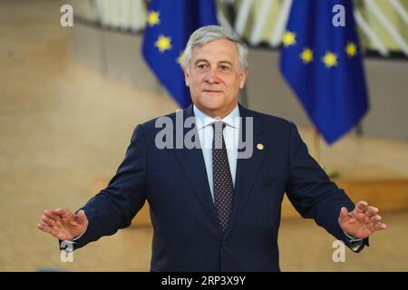 (181018) -- BRUXELLES, le 18 octobre 2018 -- le président du Parlement européen Antonio Tajani arrive au Conseil européen à Bruxelles, Belgique, le 18 octobre 2018.) (hy) SOMMET BELGIQUE-BRUXELLES-UE ZhengxHuansong PUBLICATIONxNOTxINxCHN Banque D'Images