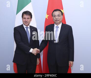 (181020) -- BRUXELLES, le 20 octobre 2018 -- le Premier ministre chinois Li Keqiang (R) rencontre le Premier ministre italien Giuseppe Conte à Bruxelles, capitale de la Belgique, le 19 octobre 2018.) (Hxy) BELGIQUE-CHINE-LI KEQIANG-ITALIAN PM-MEETING (CN) WangxYe PUBLICATIONxNOTxINxCHN Banque D'Images