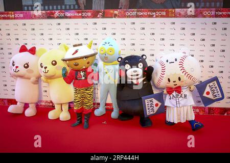 (181025) -- TOKYO, 25 octobre 2018 -- des mascottes posent pour une photo lors d'une cérémonie d'ouverture du Festival international du film de Tokyo à Tokyo, Japon, le 25 octobre 2018.) (dtf) JAPAN-TOKYO-FILM-FESTIVAL MaxCaoran PUBLICATIONxNOTxINxCHN Banque D'Images