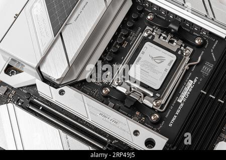 Carte mère ASUS ROG Strix X670E Gaming Wi-Fi Banque D'Images