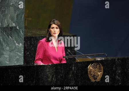 Actualités Bilder des Tages 181101 -- NATIONS UNIES, le 1 novembre 2018 -- l'ambassadrice des États-Unis aux Nations Unies Nikki Haley s'adresse à la réunion de l'Assemblée générale des Nations Unies au siège de l'ONU à New York, le 1 novembre 2018. L'Assemblée générale des Nations Unies a adopté jeudi une résolution non contraignante appelant à la levée de l'embargo des États-Unis contre Cuba. Le projet de résolution, déposé par Cuba, a reçu 189 voix pour et deux contre lors de l'Assemblée générale des 193 membres. ONU-ASSEMBLÉE GÉNÉRALE-CUBA-ETATS-UNIS-EMBARGO LIXMUZI PUBLICATIONXNOTXINXCHN Banque D'Images