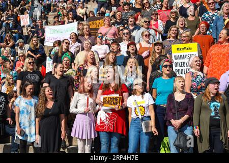 Helsinki, Uusimaa, Finlande. 3 septembre 2023. Le 3 septembre 2023, une grande manifestation contre le racisme a eu lieu à Helsinki. Les manifestants demandent au gouvernement de respecter la constitution finlandaise et les accords internationaux qu'elle a signés. (Image de crédit : © Marina Takimoto/ZUMA Press Wire) USAGE ÉDITORIAL SEULEMENT! Non destiné à UN USAGE commercial ! Banque D'Images