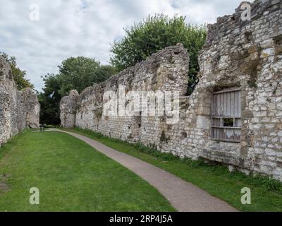 Le bloc des toilettes des moines du 12e siècle, le Prieuré de Lewes (le Prieuré de St Pancras), le premier prieuré cluniaque en Grande-Bretagne, Lewes, Royaume-Uni. Banque D'Images