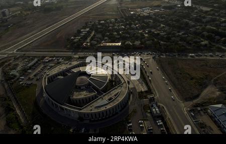 (181111) -- PORT MORESBY, 11 novembre 2018 -- la photo prise le 10 novembre 2018 montre la vue aérienne du Centre international des congrès de Port Moresby, Papouasie-Nouvelle-Guinée. Les réunions de la coopération économique Asie-Pacifique (APEC) se tiendront du 12 au 18 novembre à Port Moresby, en Papouasie-Nouvelle-Guinée. )(dh) PAPOUASIE-NOUVELLE-GUINÉE-PORT MORESBY-APEC-VUE AÉRIENNE BaixXuefei PUBLICATIONxNOTxINxCHN Banque D'Images