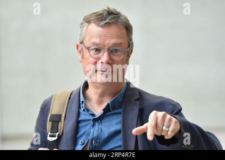 Londres, Angleterre, Royaume-Uni. 3 septembre 2023. Le célèbre chef HUGH FEARNLEY-WHITTINGSTALL quitte les studios de la BBC après être apparu le dimanche avec Laura Kuenssberg (image de crédit : © Thomas Krych/ZUMA Press Wire) POUR USAGE ÉDITORIAL SEULEMENT! Non destiné à UN USAGE commercial ! Crédit : ZUMA Press, Inc./Alamy Live News Banque D'Images