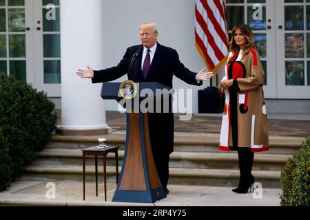 (181120) -- WASHINGTON, le 20 novembre 2018 -- le président américain Donald Trump (à gauche) prend la parole lors de la cérémonie de grâce nationale de la Turquie à la roseraie de la Maison Blanche à Washington D.C., aux États-Unis, le 20 novembre 2018.) ÉTATS-UNIS-WASHINGTON D.C.-TRUMP-THANKSGIVING TURQUIE CÉRÉMONIE DE GRÂCE TINGXSHEN PUBLICATIONXNOTXINXCHN Banque D'Images