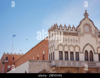 Voyage en Grèce, îles méditerranéennes Rhodes. L'ancien palais du gouverneur, aujourd'hui utilisé comme bâtiment de la préfecture. Banque D'Images