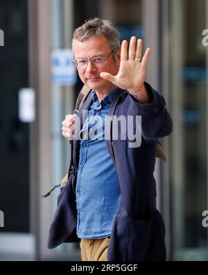 Hugh Fearnley-Whittingstall, chef célèbre, quitte Broadcasting House après l'enregistrement de dimanche avec Laura Kuenssberg. Invités à la BBC Banque D'Images