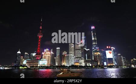 (181225) -- PÉKIN, 25 décembre 2018 -- une photo aérienne prise le 29 septembre 2018 montre la zone financière et commerciale de Lujiazui à Shanghai, dans l'est de la Chine.) Xinhua Headlines : une nouvelle liste négative donne aux entreprises un traitement égal dans l'accès au marché FangxZhe PUBLICATIONxNOTxINxCHN Banque D'Images