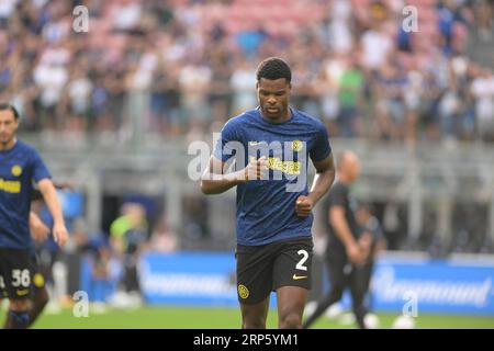 Milan, Italie. 03 septembre 2023. Denzel Dumfries de l'Inter FC avant le match le match de football italien Serie A entre l'Inter FC Internazionale et ACF Fiorentina le 3 septembre 2023 au stade Giuseppe Meazza San Siro Siro à Milan, Italie. Crédit : Tiziano Ballabio/Alamy Live News crédit : Tiziano Ballabio/Alamy Live News Banque D'Images