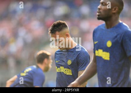 Milan, Italie. 03 septembre 2023. Lautaro Martinez de l'Inter FC avant le match le match de football italien Serie A entre l'Inter FC Internazionale et ACF Fiorentina le 3 septembre 2023 au stade Giuseppe Meazza San Siro Siro à Milan, Italie. Crédit : Tiziano Ballabio/Alamy Live News crédit : Tiziano Ballabio/Alamy Live News Banque D'Images