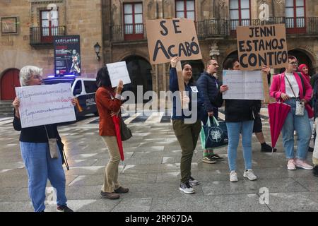 Gijon, Espagne. 01 septembre 2023. Gijon, Espagne, 1 septembre 2023 : plusieurs personnes portant des banderoles en faveur de Jennifer Hermoso lors de la concentration contre Luis Rubiales, le 1 septembre 2023, à Gijón, Espagne. (Photo Alberto Brevers/Pacific Press/Sipa USA) crédit : SIPA USA/Alamy Live News Banque D'Images
