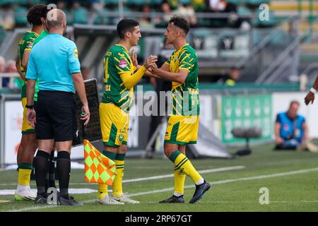 Den Haag, pays-Bas. 03 septembre 2023. DEN HAAG, PAYS-BAS - SEPTEMBRE 3 : Jerry van Wolfgang d'ado Den Haag est remplacé par Mohamed Hamdaoui d'ado Den Haag lors du match néerlandais de Keuken Kampioen Divisie entre ado Den Haag et Jong AZ au Bingoal Stadion le 3 septembre 2023 à Den Haag, aux pays-Bas. (Photo Hans van der Valk/Orange Pictures) crédit : Orange pics BV/Alamy Live News Banque D'Images