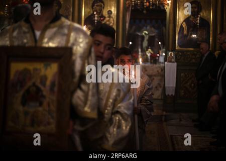 (190108) -- PÉKIN, 8 janvier 2019 -- des chrétiens palestiniens assistent à la messe orthodoxe de Noël à l'église Saint Porphyre de Gaza, le 7 janvier 2019. Stringer) XINHUA PHOTOS DU JOUR zhaoyue PUBLICATIONxNOTxINxCHN Banque D'Images