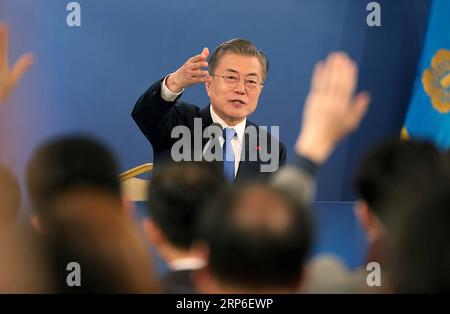 (190111) -- BEIJING, 11 janvier 2019 -- le président sud-coréen Moon Jae-in tient une conférence de presse du nouvel an à la Maison Bleue à Séoul, Corée du Sud, le 10 janvier 2019.) PHOTOS XINHUA DU JOUR NEWSIS PUBLICATIONXNOTXINXCHN Banque D'Images