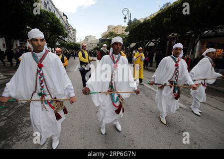 (190112) -- ALGER, 12 janv. 2019 () -- les Amazighs algériens (Berbères) célèbrent le nouvel an amazigh connu sous le nom de Yennayer à Alger, Algérie, le 12 janvier 2019. Les Amazighs en Algérie ont célébré leur nouvel an samedi pour la deuxième fois en tant que jour férié national. () ALGÉRIE-ALGER-AMAZIGH NOUVEL AN-CÉLÉBRATION XINHUA PUBLICATIONXNOTXINXCHN Banque D'Images