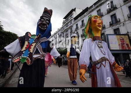 (190112) -- ALGER, 12 janv. 2019 () -- les Amazighs algériens (Berbères) célèbrent le nouvel an amazigh connu sous le nom de Yennayer à Alger, Algérie, le 12 janvier 2019. Les Amazighs en Algérie ont célébré leur nouvel an samedi pour la deuxième fois en tant que jour férié national. () ALGÉRIE-ALGER-AMAZIGH NOUVEL AN-CÉLÉBRATION XINHUA PUBLICATIONXNOTXINXCHN Banque D'Images