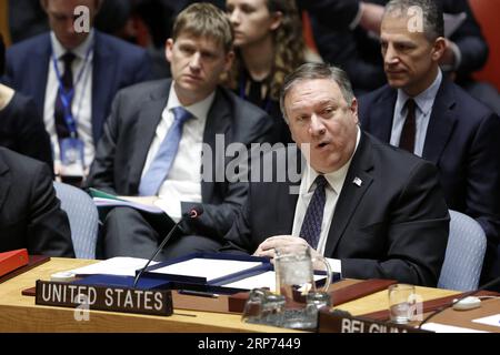 (190126) -- NATIONS UNIES, le 26 janvier 2019 -- le secrétaire d'État américain Mike Pompeo (front) s'adresse à une réunion d'urgence du Conseil de sécurité des Nations Unies sur la situation au Venezuela, au siège des Nations Unies à New York, le 26 janvier 2019. ) ONU-CONSEIL DE SÉCURITÉ-VENEZUELA-REUNION D'URGENCE LIXMUZI PUBLICATIONXNOTXINXCHN Banque D'Images