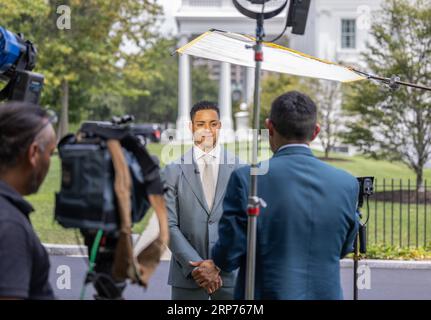 WASHINGTON, D.C. — 7 août 2023 : Jeremy Peña, court-arrêt des Astros Houston, est vu lors d'une apparition médiatique à la Maison Blanche à Washington, D.C. Banque D'Images