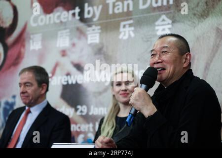 (190130) -- BRUXELLES, le 30 janvier 2019 -- le chef d'orchestre Tan Dun prend la parole lors d'une conférence de presse avant un concert du nouvel an de l'Orchestre symphonique de Guangzhou avec Tan Dun comme chef d'orchestre à Flagey, une maison de la culture à Bruxelles, Belgique, le 29 janvier 2019. Le concert a eu lieu pour apporter au public le charme de la musique orientale et occidentale et pour célébrer le prochain nouvel an lunaire chinois qui tombe le 5 février de cette année. ) BELGIQUE-BRUXELLES-CHINE-CONCERT DU NOUVEL AN ZHENGXHUANSONG PUBLICATIONXNOTXINXCHN Banque D'Images