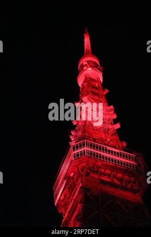 (190204) -- TOKYO, 4 février 2019 (Xinhua) -- une photo prise le 4 février 2019 montre que la tour de Tokyo s'est illuminée en rouge pour célébrer le nouvel an chinois à Tokyo, au Japon. (Xinhua/du Xiaoyi) JAPON-TOUR DE TOKYO-CÉLÉBRATION DU NOUVEL AN CHINOIS PUBLICATIONxNOTxINxCHN Banque D'Images