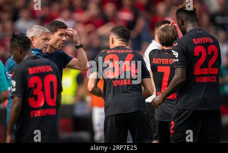 Leverkusen, Allemagne. 02 septembre 2023. Entraîneur Xabi Alonso (Leverkusen), granit Xhaka (Leverkusen), Victor Boniface (Leverkusen) Bayer Leverkusen - SV D. Banque D'Images