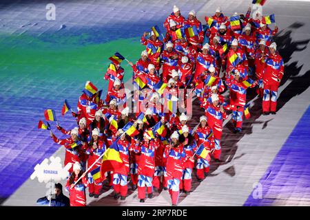 (190211) -- SARAJEVO, 11 février 2019 (Xinhua) -- l'équipe olympique de la jeunesse roumaine défile lors de la cérémonie d'ouverture du 14e Festival olympique de la jeunesse européenne (FOJE 2019) au stade olympique de la ville de Sarajevo, Bosnie-Herzégovine (BiH), le 10 février 2019. (Xinhua/Nedim Grabovica) (SP)BOSNIE-HERZÉGOVINE-SARAJEVO-FESTIVAL OLYMPIQUE DE LA JEUNESSE EUROPÉENNE PUBLICATIONxNOTxINxCHN Banque D'Images