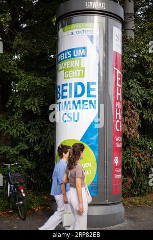 Munich, Allemagne. 03 septembre 2023. Markus Söder CSU Wahlplakate am 3.9.2023 à München. Die Landtagswahl und Bezirkstagswahl in Bayern wird am 8.10.2023 stattfinden. -- Markus Soeder CSU posters électoraux le 3 septembre 2023 à Munich, Allemagne. Les élections des États et des districts en Bavière auront lieu le 8 octobre 2023. (Photo Alexander Pohl/Sipa USA) crédit : SIPA USA/Alamy Live News Banque D'Images