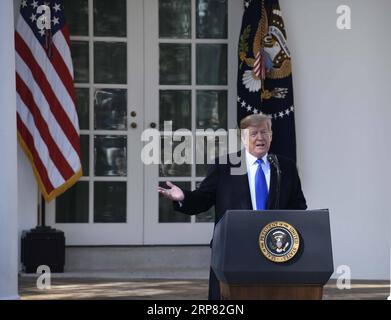 (190215) -- WASHINGTON, le 15 février 2019 -- le président américain Donald Trump prend la parole à la Rose Garden à la Maison Blanche à Washington D.C., aux États-Unis, le 15 février 2019. Trump a annoncé vendredi qu'il signerait une urgence nationale pour étendre le mur frontalier entre les États-Unis et le Mexique et faire pression pour sa promesse de campagne de signature. ETATS-UNIS-WASHINGTON D.C.-TRUMP-URGENCE NATIONALE HUXYOUSONG PUBLICATIONXNOTXINXCHN Banque D'Images