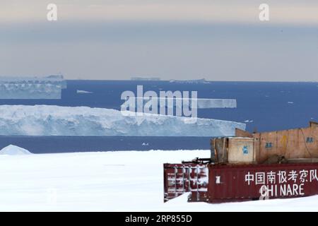 (190218) -- A BORD DE XUELONG, 18 février 2019 (Xinhua) -- une photo prise le 10 février 2019 montre des icebergs sur la mer près de la station Zhongshan, une base de recherche chinoise en Antarctique. La gare de Zhongshan a été créée en février 1989. À quelques dizaines de kilomètres de la station, on peut voir des calottes glaciaires, des glaciers et des iceberg. (Xinhua/Liu Shiping) STATION ANTARCTIQUE-CHINE-ZHONGSHAN PUBLICATIONxNOTxINxCHN Banque D'Images