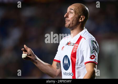 Luca Caldirola d'AC Monza fait des gestes lors du match de football Serie A entre Atalanta BC et AC Monza. Banque D'Images