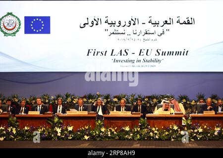 (190224) -- SHARM EL-SHEIKH (ÉGYPTE), le 24 février 2019 -- des représentants assistent au premier sommet Ligue des États arabes (LEA)-UE à Charm el-Sheikh, Égypte, le 24 février 2019. Le premier sommet de la Ligue de LAS-UE a débuté dimanche à Charm el-Cheikh, ville balnéaire égyptienne de la mer Rouge, avec la participation de plus de 50 pays européens et arabes. ÉGYPTE-SHARM EL-SHEIKH-LAS-EU SOMMET AHMEDXGOMAA PUBLICATIONXNOTXINXCHN Banque D'Images