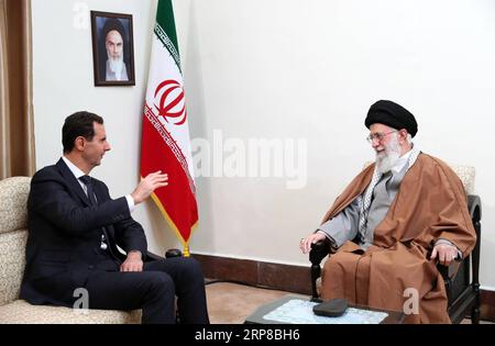 Actualités Bilder des Tages (190226) -- BEIJING, 26 février 2019 -- le Guide suprême iranien, l'ayatollah Ali Khamenei (R), rencontre le président syrien Bachar al-Assad en visite à Téhéran le 25 février 2019. L'ayatollah Ali Khamenei a déclaré lundi que l'Iran était fier d'aider le gouvernement et le peuple syriens. PHOTOS XINHUA DU JOUR Iran sxSupremexLeaderxoffice PUBLICATIONxNOTxINxCHN Banque D'Images