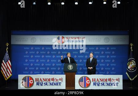 (190228) -- PÉKIN, 28 février 2019 (Xinhua) -- le président américain Donald Trump (à gauche) prend la parole lors d'une conférence de presse à Hanoi, Vietnam, le 28 février 2019. (Xinhua/Wang Shen) titres de Xinhua : la RPDC, les dirigeants américains terminent le sommet de Hanoi sans accord, plus d'efforts sont nécessaires dans le futur PUBLICATIONxNOTxINxCHN Banque D'Images