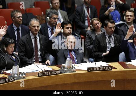 (190228) -- NATIONS UNIES, 28 février 2019 -- Elliott Abrams (C, front), représentant spécial des États-Unis pour le Venezuela, vote en faveur d'une résolution rédigée par les États-Unis sur le Venezuela au siège de l'ONU à New York, le 28 février 2019. Jeudi, le Conseil de sécurité de l'ONU n'a pas adopté deux projets de résolution concurrents sur le Venezuela, parrainés respectivement par les États-Unis et la Russie. ONU-CONSEIL DE SÉCURITÉ-VENEZUELA-RESOLUTIONS-ÉCHEC LIXMUZI PUBLICATIONXNOTXINXCHN Banque D'Images