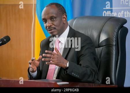 (190305) -- KIGALI, 5 mars 2019 (Xinhua) -- le ministre rwandais des Affaires étrangères, Richard Sezibera, prend la parole lors d'une conférence de presse organisée par le ministère rwandais des Affaires étrangères et de la coopération internationale à Kigali, capitale du Rwanda, le 5 mars 2019. L Initiative ceinture et route est un partenariat qui est mutuellement bénéfique pour le Rwanda et qui répond aux défis de développement du Rwanda, a déclaré mardi le ministre rwandais des Affaires étrangères Richard Sezibera. (Xinhua/Cyril Ndegeya) RWANDA-KIGALI-FM-CHINA-BELT ET INITIATIVE ROUTIÈRE PUBLICATIONxNOTxINxCHN Banque D'Images