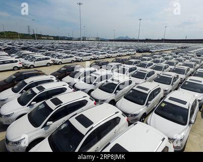 (190308) -- PÉKIN, 8 mars 2019 (Xinhua) -- une photo prise le 28 juin 2016 montre des véhicules Baojun dans une base de SAIC-GM-Wuling, une coentreprise entre GM, SAIC Motor et Liuzhou Wuling Motors, à Liuzhou, dans la région autonome de Guangxi Zhuang, dans le sud de la Chine. (Xinhua/Li Bin) les titres de Xinhua : la loi chinoise sur les investissements étrangers inaugure un nouveau chapitre de l'ouverture de PUBLICATIONxNOTxINxCHN Banque D'Images