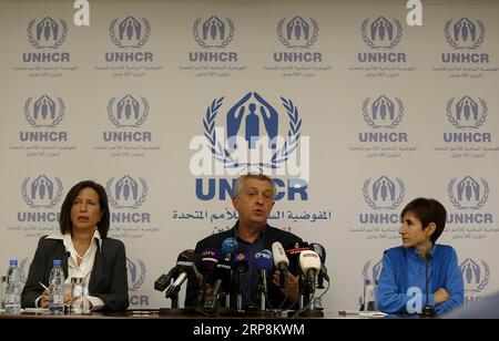 (190310) -- BEYROUTH, 10 mars 2019 (Xinhua) -- Filippo grandi (C), Haut Commissaire des Nations Unies pour les réfugiés, assiste à une conférence de presse à Beyrouth, Liban, le 9 mars 2019. Filippo grandi a déclaré vendredi que son agence travaillait avec les autorités syriennes pour lever les obstacles au retour des réfugiés syriens dans leur patrie, ont rapporté les médias locaux. Plus de 1 millions de réfugiés syriens se sont enregistrés auprès du HCR au Liban, tandis que le gouvernement estime le nombre réel de Syriens au Liban à 1,5 millions. (Xinhua/Bilal Jawich) LIBAN-RÉFUGIÉS SYRIENS-OFFICE des Nations Unies POUR LES RÉFUGIÉS CHIEF PUBLICATIONx Banque D'Images