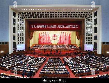 (190315) -- BEIJING, le 15 mars 2019 -- la deuxième session du 13e Congrès national populaire (APN) tient sa réunion de clôture au Grand Hall du peuple à Beijing, capitale de la Chine, le 15 mars 2019.) (DEUX SESSIONS)CHINE-PÉKIN-PNJ-RÉUNION DE CLÔTURE (CN) LIUXBIN PUBLICATIONXNOTXINXCHN Banque D'Images