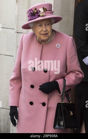 (190319) -- LONDRES, le 19 mars 2019 -- la reine Elizabeth II visite le King s College de Londres pour ouvrir officiellement Bush House, une suite nouvellement convertie de amphithéâtres et de salles d'enseignement à l'université, à Londres, en Grande-Bretagne, le 19 mars 2019.) BRETAGNE-LONDRES-REINE ELIZABETH II-DUCHESSE DE CAMBRIDGE-VISITE RAYXTANG PUBLICATIONXNOTXINXCHN Banque D'Images