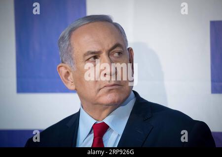 (190321) -- JÉRUSALEM, le 21 mars 2019 -- le Premier ministre israélien Benjamin Netanyahu prononce une déclaration à sa résidence de Jérusalem le 20 mars 2019. Netanyahu cherche à être réélu pour un cinquième mandat lors des élections d'avril 9, mais il fait face à un dur combat de l'ancien chef d'état-major général israélien Benny Gantz, et à une série d'allégations de fraude et de corruption. JINI) MIDEAST-JERUSALEM-NETANYAHU-STATEMENT guoyu PUBLICATIONxNOTxINxCHN Banque D'Images