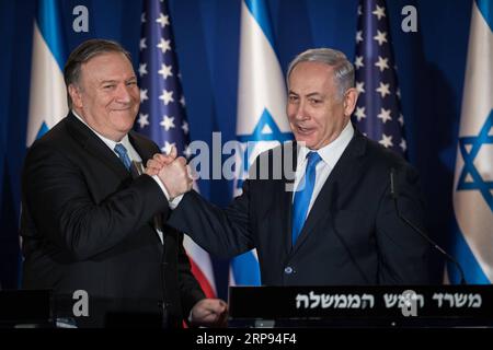 (190322) -- PÉKIN, le 22 mars 2019 -- le Premier ministre israélien Benjamin Netanyahu (R) et le secrétaire d'État américain Mike Pompeo assistent à une conférence de presse à Jérusalem, le 21 mars 2019. JINI/) XINHUA PHOTOS DU JOUR HADASXPARUSH PUBLICATIONXNOTXINXCHN Banque D'Images