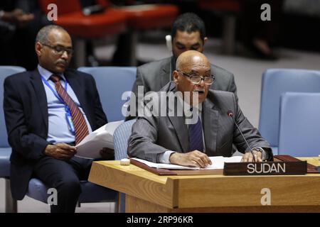 (190326) -- NATIONS UNIES, le 26 mars 2019 -- le représentant permanent du Soudan auprès des Nations Unies Omer Dahab Fadl Mohamed (Front) s'adresse au Conseil de sécurité des Nations Unies sur la situation au Soudan et au Soudan du Sud au siège des Nations Unies à New York, le 26 mars 2019. ) RÉUNION-CONSEIL DE SÉCURITÉ-SOUDAN-SOUDAN DU SUD LIXMUZI PUBLICATIONXNOTXINXCHN Banque D'Images