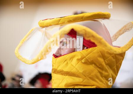 (190331) -- PÉKIN, 31 mars 2019 -- Un mannequin présente une création de la marque de mode grecque MK par Marios lors de la Athens Xclusive Designers week à Athènes, Grèce, le 29 mars 2019.) PHOTOS XINHUA DU JOUR LefterisxPartsalis PUBLICATIONxNOTxINxCHN Banque D'Images