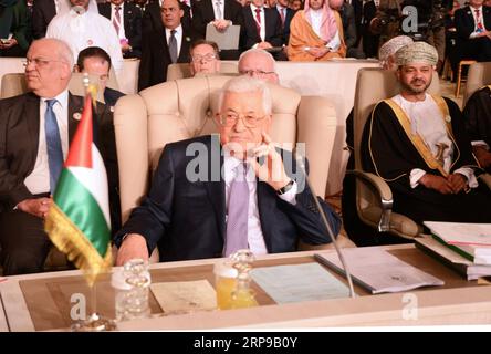 (190331) -- TUNIS, le 31 mars 2019 () -- le président palestinien Mahmoud Abbas assiste au sommet de la Ligue arabe à Tunis, Tunisie, le 31 mars 2019. Le 30e sommet de la Ligue arabe (AL) a débuté dimanche pour discuter d’un large éventail de défis auxquels le monde arabe est confronté, avec la participation des deux dirigeants de l’Arabie saoudite et du Qatar pour la première fois depuis qu’ils ont coupé les liens en 2017. () SOMMET TUNISIE-TUNIS-LIGUE ARABE Xinhua PUBLICATIONxNOTxINxCHN Banque D'Images