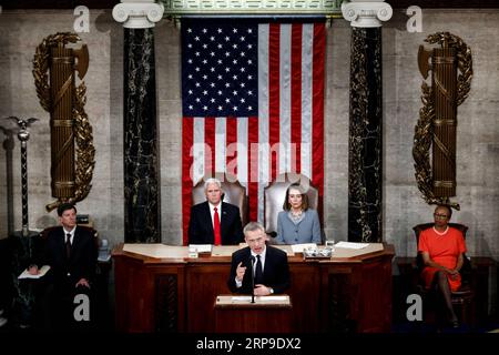 (190403) -- WASHINGTON, le 3 avril 2019 -- le secrétaire général de l'OTAN, Jens Stoltenberg (Front), prononce une allocution lors d'une réunion conjointe du Congrès américain à Washington D.C., aux États-Unis, le 3 avril 2019. Jens Stoltenberg a déclaré mercredi que l'alliance militaire ne voulait pas d'une nouvelle course aux armements avec la Russie, tout en exhortant Moscou à maintenir le respect d'un traité historique sur le contrôle des armements. ÉTATS-UNIS-WASHINGTON D.C.-OTAN-JENS STOLTENBERG TINGXSHEN PUBLICATIONXNOTXINXCHN Banque D'Images