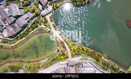 (190408) -- GUIYANG, 8 avril 2019 (Xinhua) -- une photo aérienne prise le 8 avril 2019 montre la vue de l'ancienne ville de Qingyan à Guiyang, capitale de la province du Guizhou du sud-ouest de la Chine. (Xinhua/Tao Liang) CHINA-GUIZHOU-GUIYANG-TOWN SCENERY (CN) PUBLICATIONxNOTxINxCHN Banque D'Images