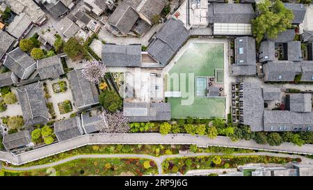 (190408) -- GUIYANG, 8 avril 2019 (Xinhua) -- une photo aérienne prise le 8 avril 2019 montre la vue de l'ancienne ville de Qingyan à Guiyang, capitale de la province du Guizhou du sud-ouest de la Chine. (Xinhua/Tao Liang) CHINA-GUIZHOU-GUIYANG-TOWN SCENERY (CN) PUBLICATIONxNOTxINxCHN Banque D'Images